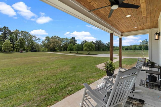 136 Clydesdale Ct, Gilmer, TX 75645