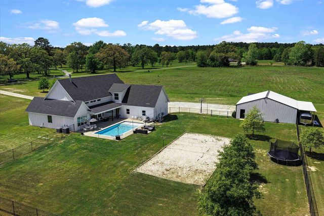 136 Clydesdale Ct, Gilmer, TX 75645