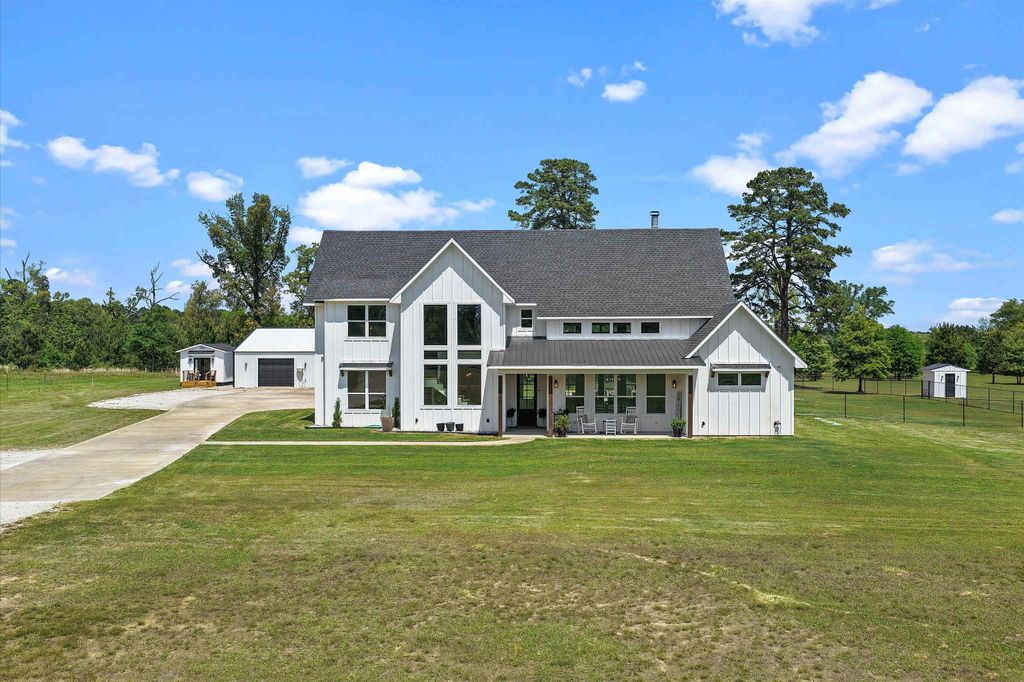 136 Clydesdale Ct, Gilmer, TX 75645