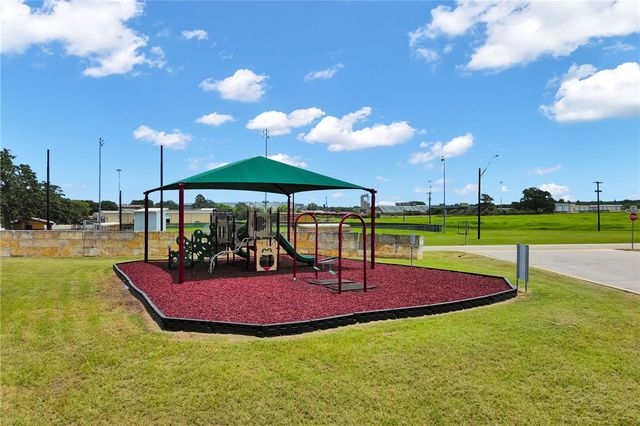 162 Buffalo Ridge Road, Giddings, TX 78942