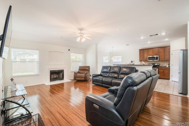 8927 Liberty View, Converse, TX 78109