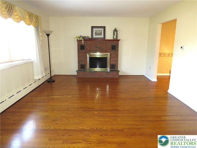 1655 Chippendale Circle, Hanover Twp, PA 18017