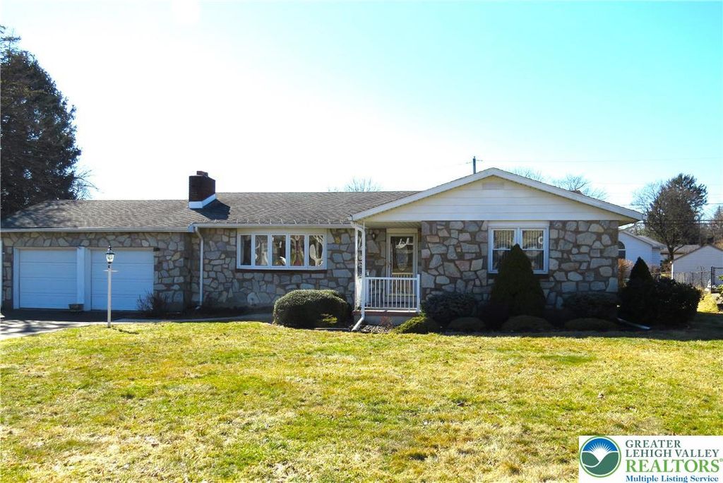 1655 Chippendale Circle, Hanover Twp, PA 18017