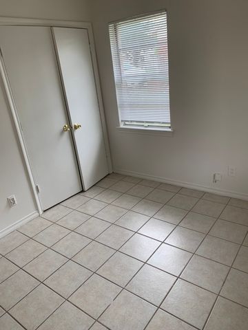 308 Hilltop Avenue B, Richardson, TX 75081
