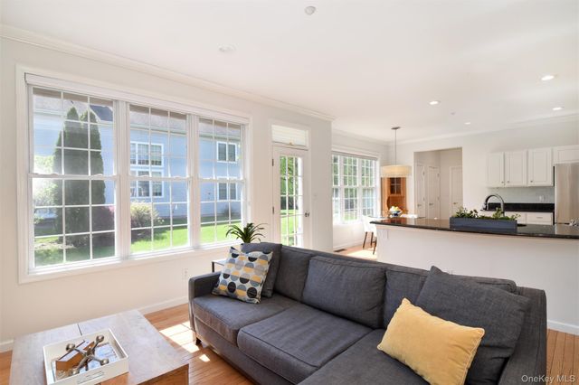 120 Tradition Court, White Plains, NY 10603