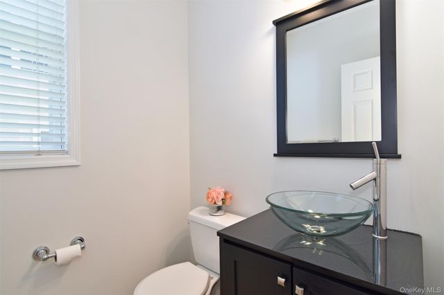 120 Tradition Court, White Plains, NY 10603