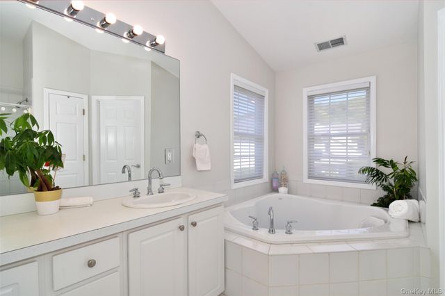 120 Tradition Court, White Plains, NY 10603