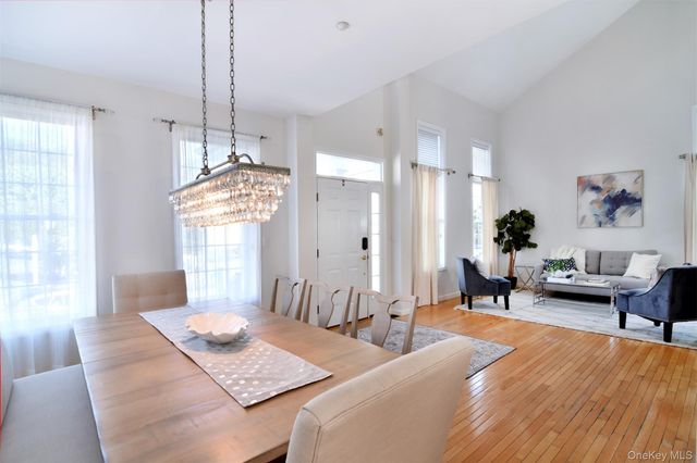 120 Tradition Court, White Plains, NY 10603