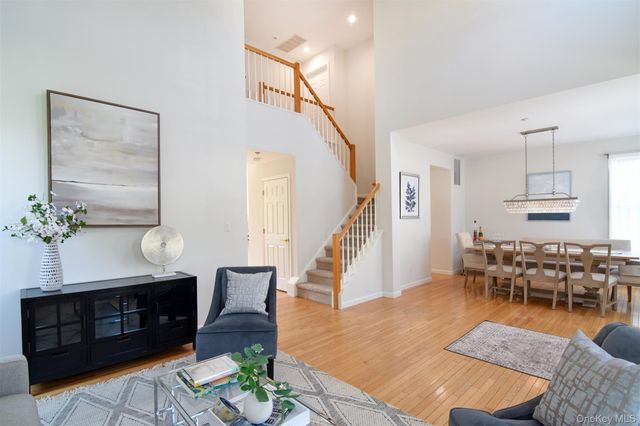 120 Tradition Court, White Plains, NY 10603