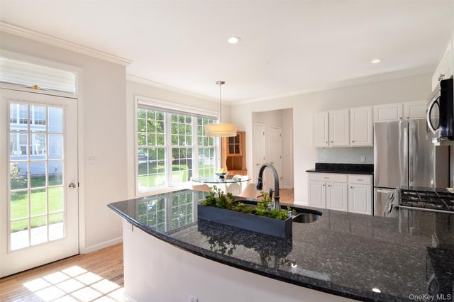 120 Tradition Court, White Plains, NY 10603