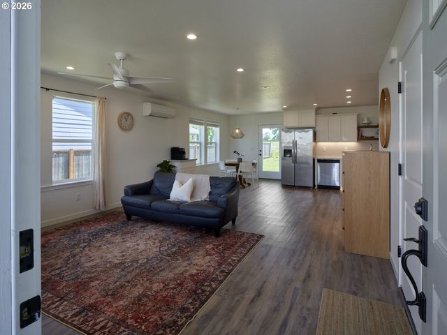 410 CARDINAL Ave, Winlock, WA 98596