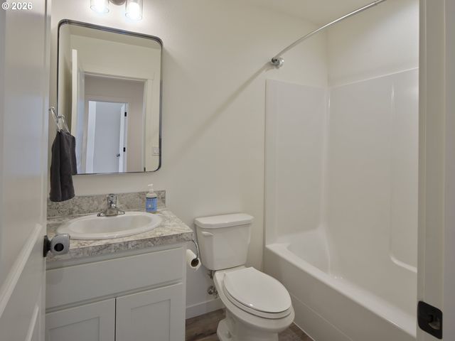 410 CARDINAL Ave, Winlock, WA 98596