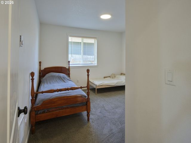 410 CARDINAL Ave, Winlock, WA 98596