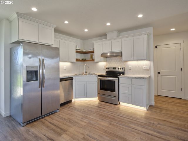 410 CARDINAL Ave, Winlock, WA 98596