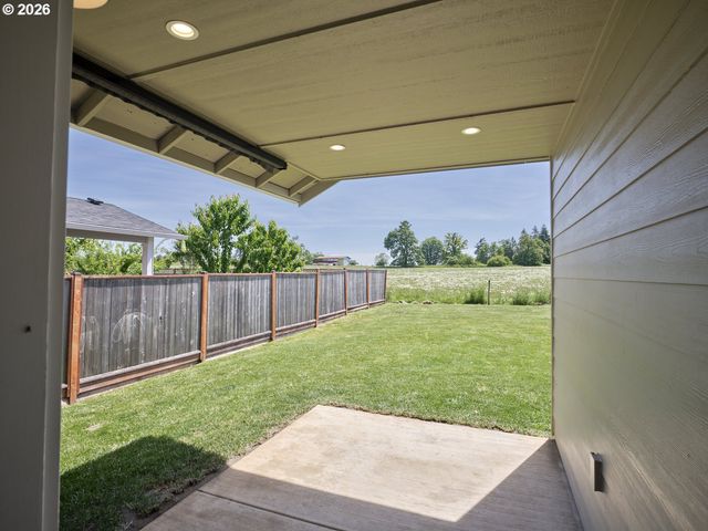 410 CARDINAL Ave, Winlock, WA 98596
