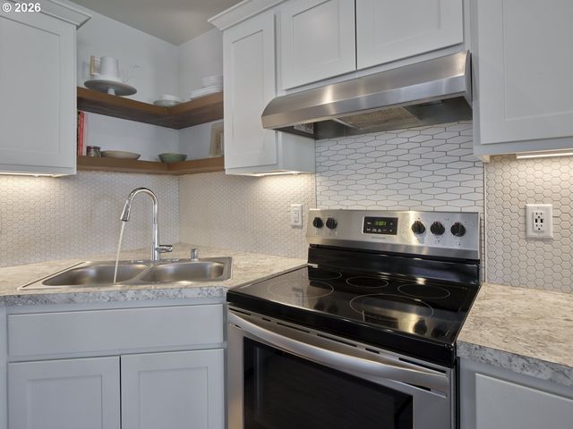 410 CARDINAL Ave, Winlock, WA 98596