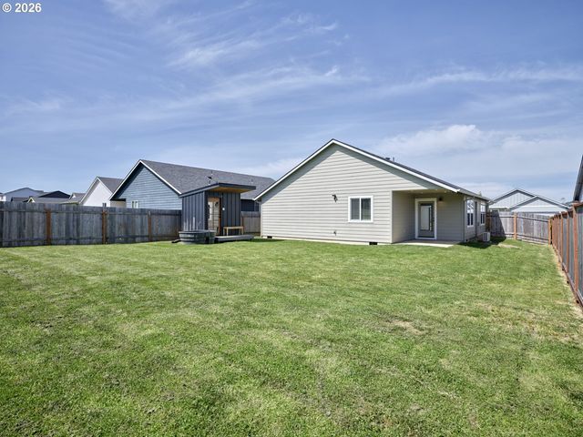 410 CARDINAL Ave, Winlock, WA 98596