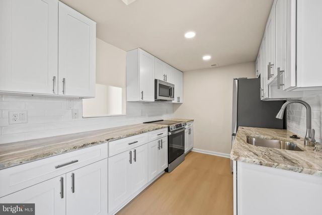 2520 LINWOOD LN, Woodbridge, VA 22192