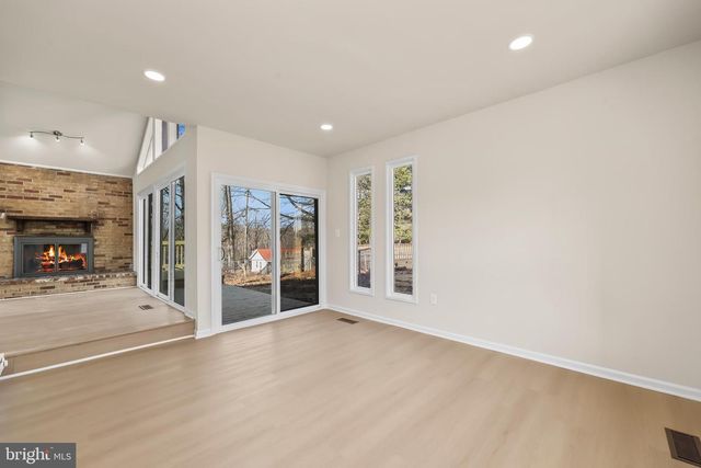 2520 LINWOOD LN, Woodbridge, VA 22192