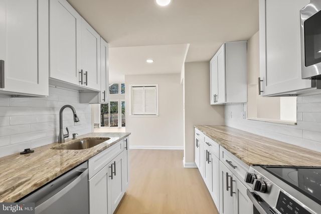 2520 LINWOOD LN, Woodbridge, VA 22192