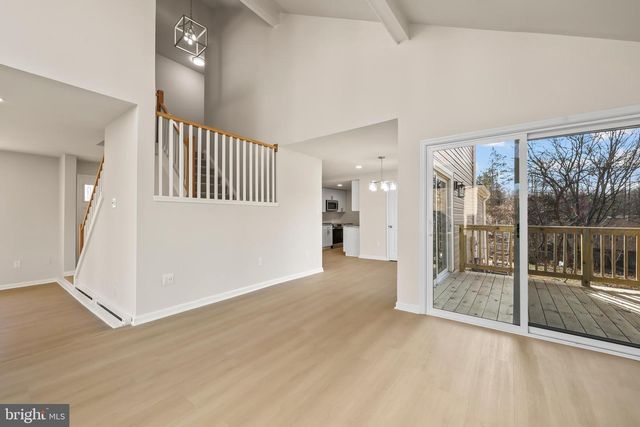 2520 LINWOOD LN, Woodbridge, VA 22192