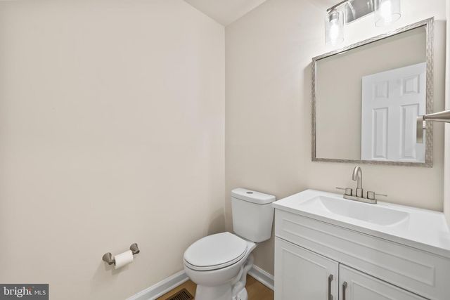 2520 LINWOOD LN, Woodbridge, VA 22192