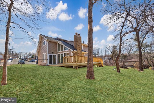 2520 LINWOOD LN, Woodbridge, VA 22192