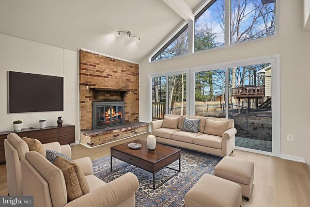 2520 LINWOOD LN, Woodbridge, VA 22192