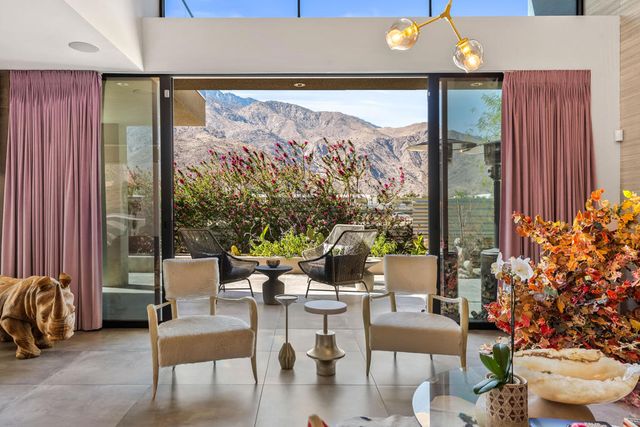 427 N Avenida Caballeros, Palm Springs, CA 92262