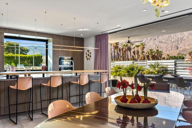 427 N Avenida Caballeros, Palm Springs, CA 92262