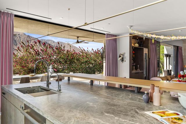 427 N Avenida Caballeros, Palm Springs, CA 92262