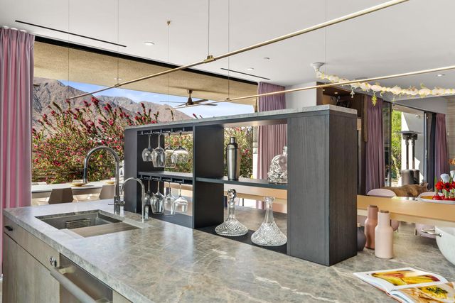 427 N Avenida Caballeros, Palm Springs, CA 92262