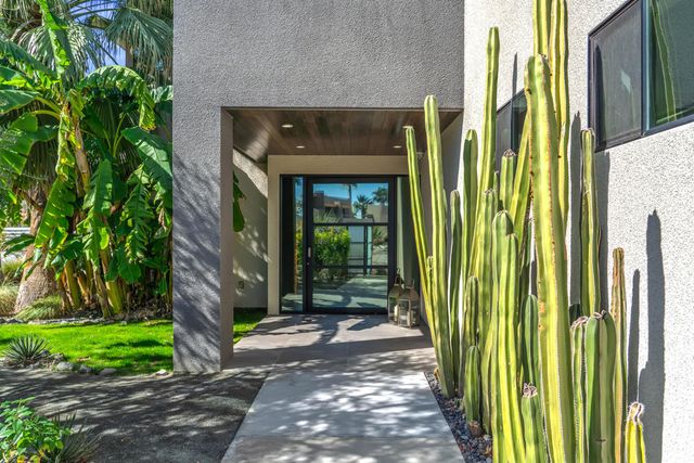 427 N Avenida Caballeros, Palm Springs, CA 92262
