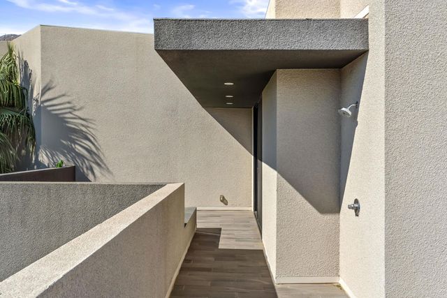 427 N Avenida Caballeros, Palm Springs, CA 92262