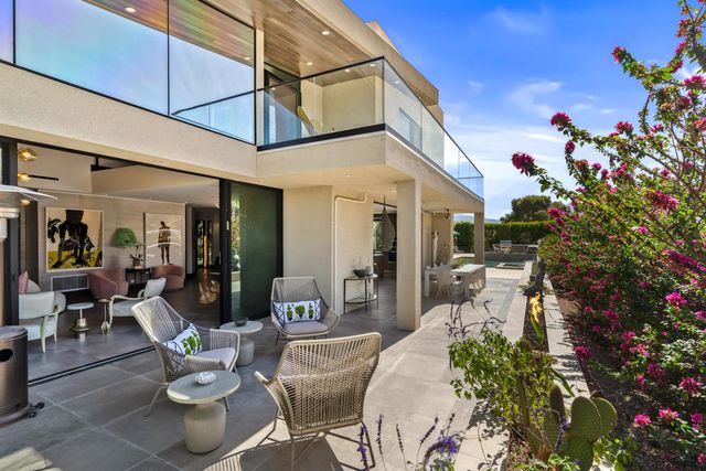 427 N Avenida Caballeros, Palm Springs, CA 92262