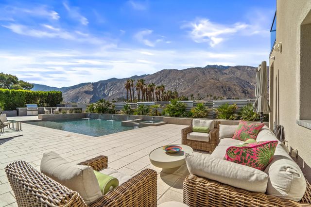 427 N Avenida Caballeros, Palm Springs, CA 92262