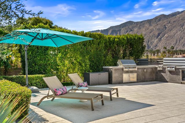 427 N Avenida Caballeros, Palm Springs, CA 92262