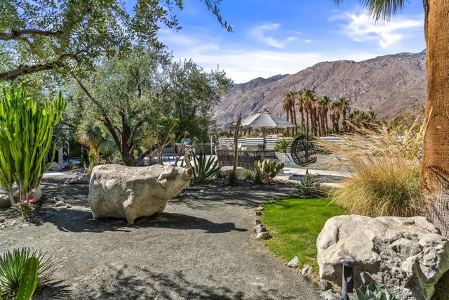 427 N Avenida Caballeros, Palm Springs, CA 92262