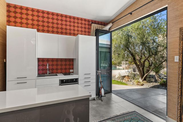 427 N Avenida Caballeros, Palm Springs, CA 92262