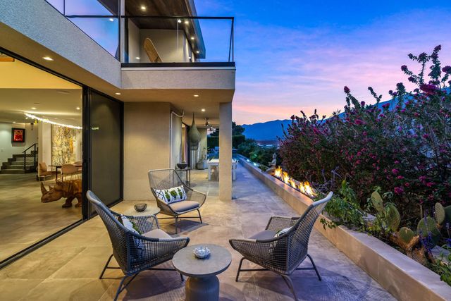 427 N Avenida Caballeros, Palm Springs, CA 92262