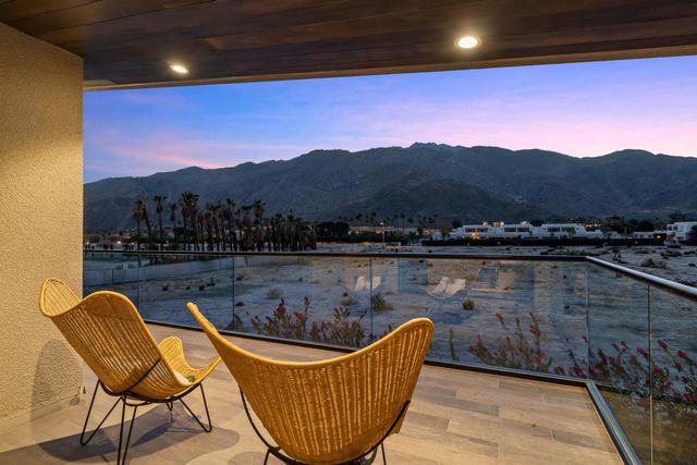 427 N Avenida Caballeros, Palm Springs, CA 92262