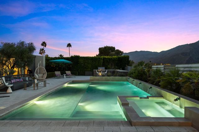 427 N Avenida Caballeros, Palm Springs, CA 92262