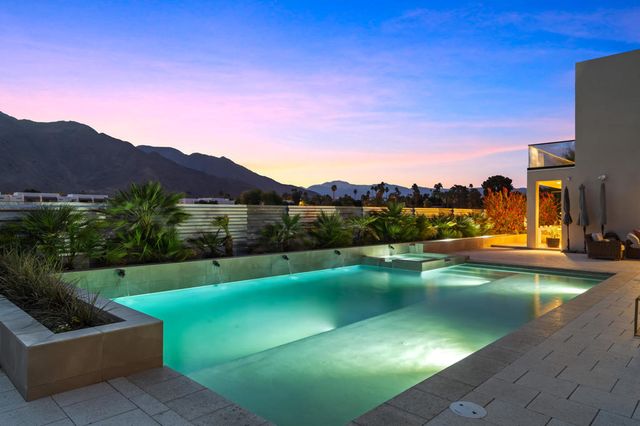 427 N Avenida Caballeros, Palm Springs, CA 92262