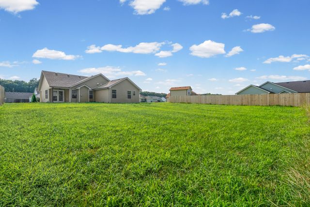 1493 Fredrick Dr, Clarksville, TN 37042