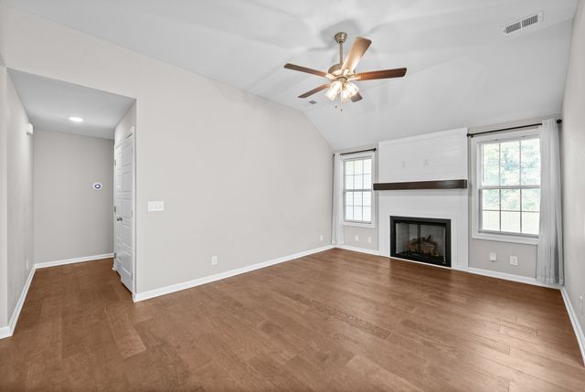1493 Fredrick Dr, Clarksville, TN 37042