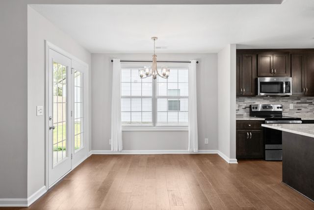 1493 Fredrick Dr, Clarksville, TN 37042
