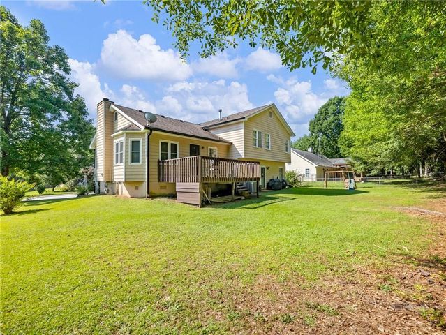 443 Rhett Drive, Loganville, GA 30052