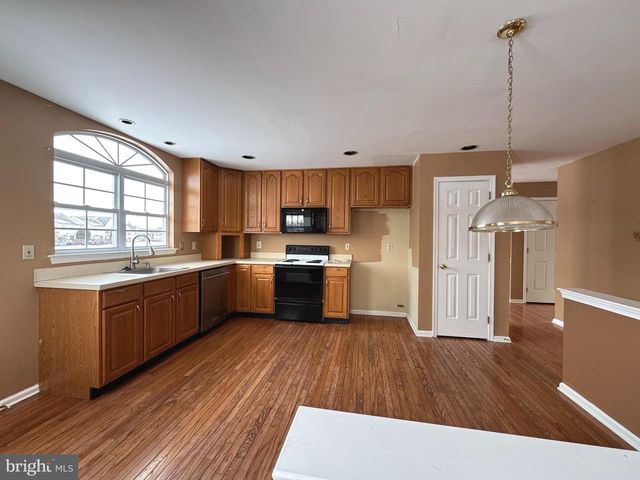 25 CASTLE DR, Royersford, PA 19468