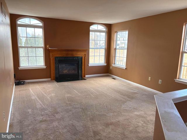 25 CASTLE DR, Royersford, PA 19468