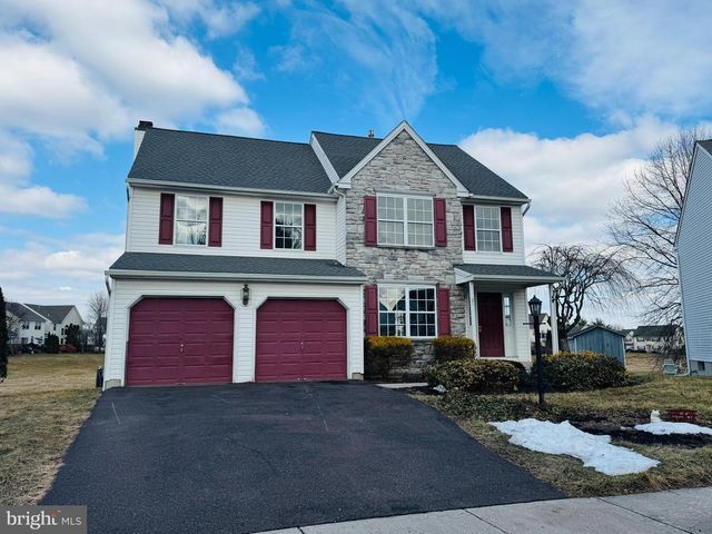 25 CASTLE DR, Royersford, PA 19468